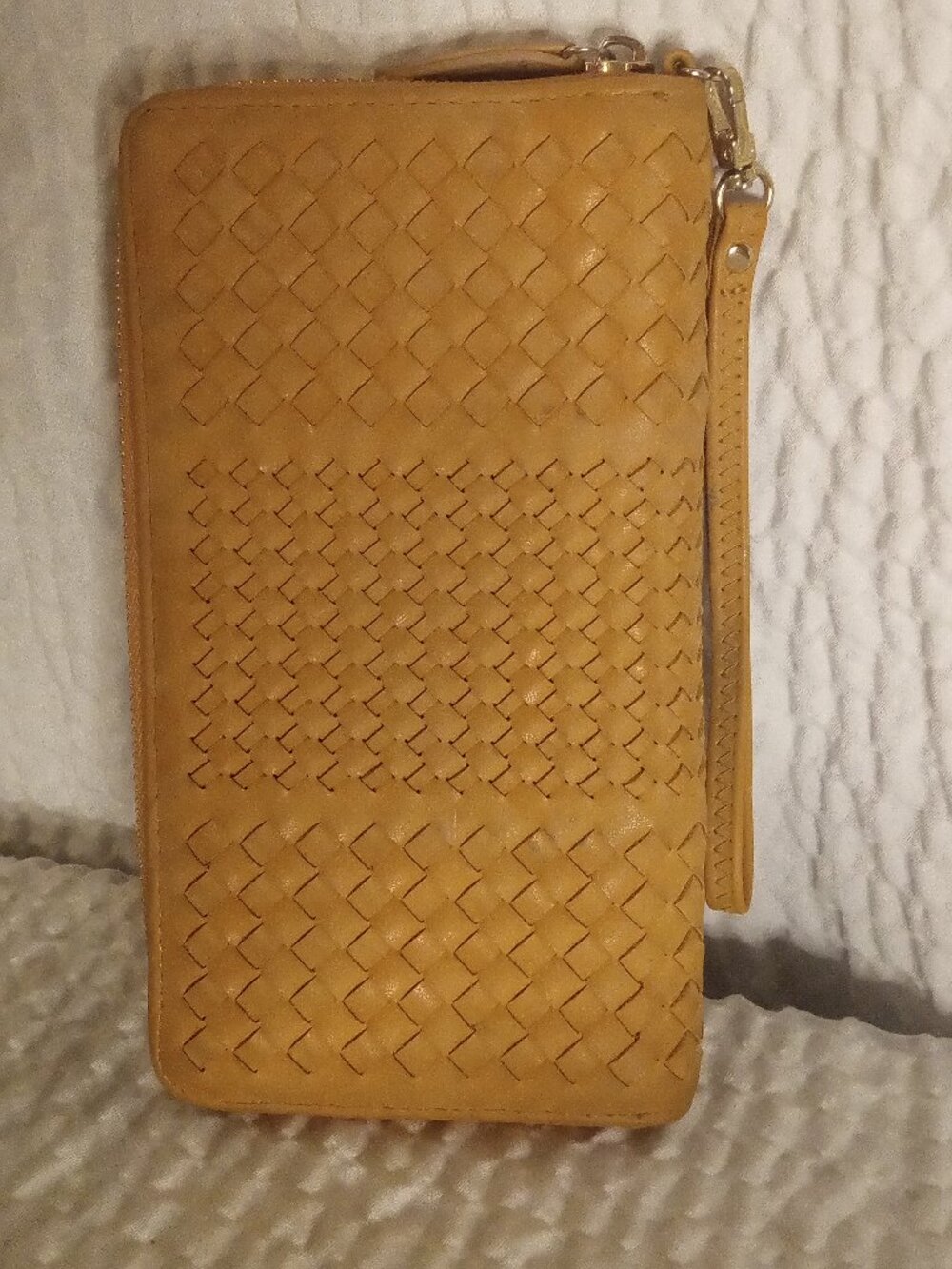 NEW MADISON WEST Women's Large Tan Clutch Wristlet Wallet w/ Detachable Strap